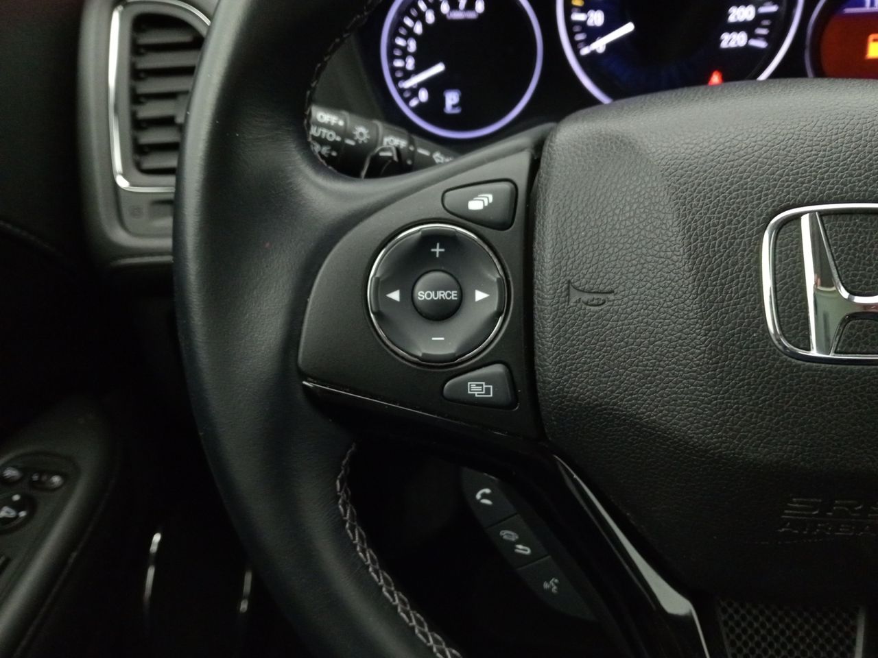 Foto Honda HR-V 17