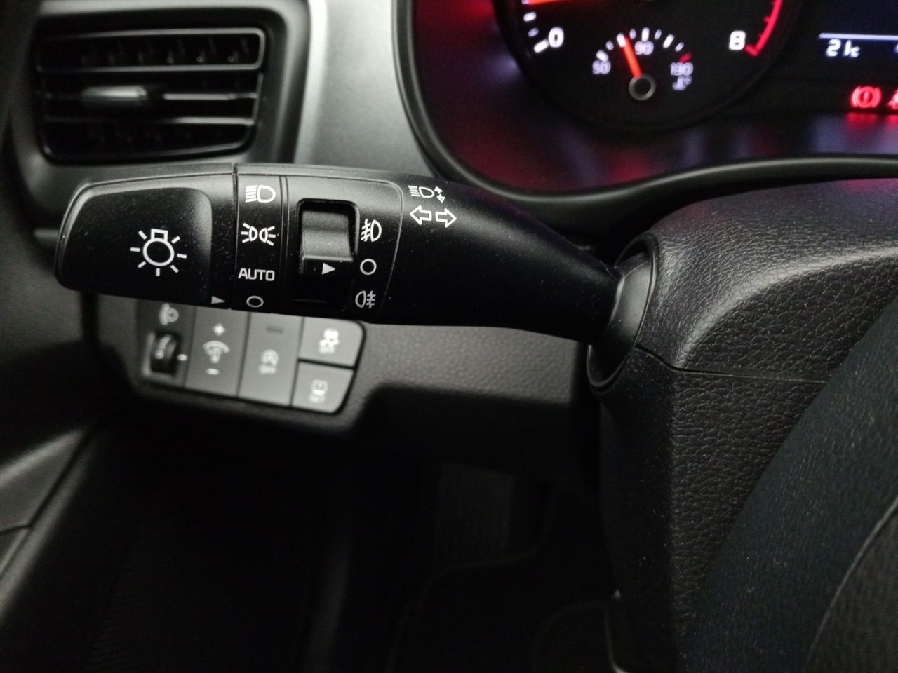 Foto Kia Stonic 17