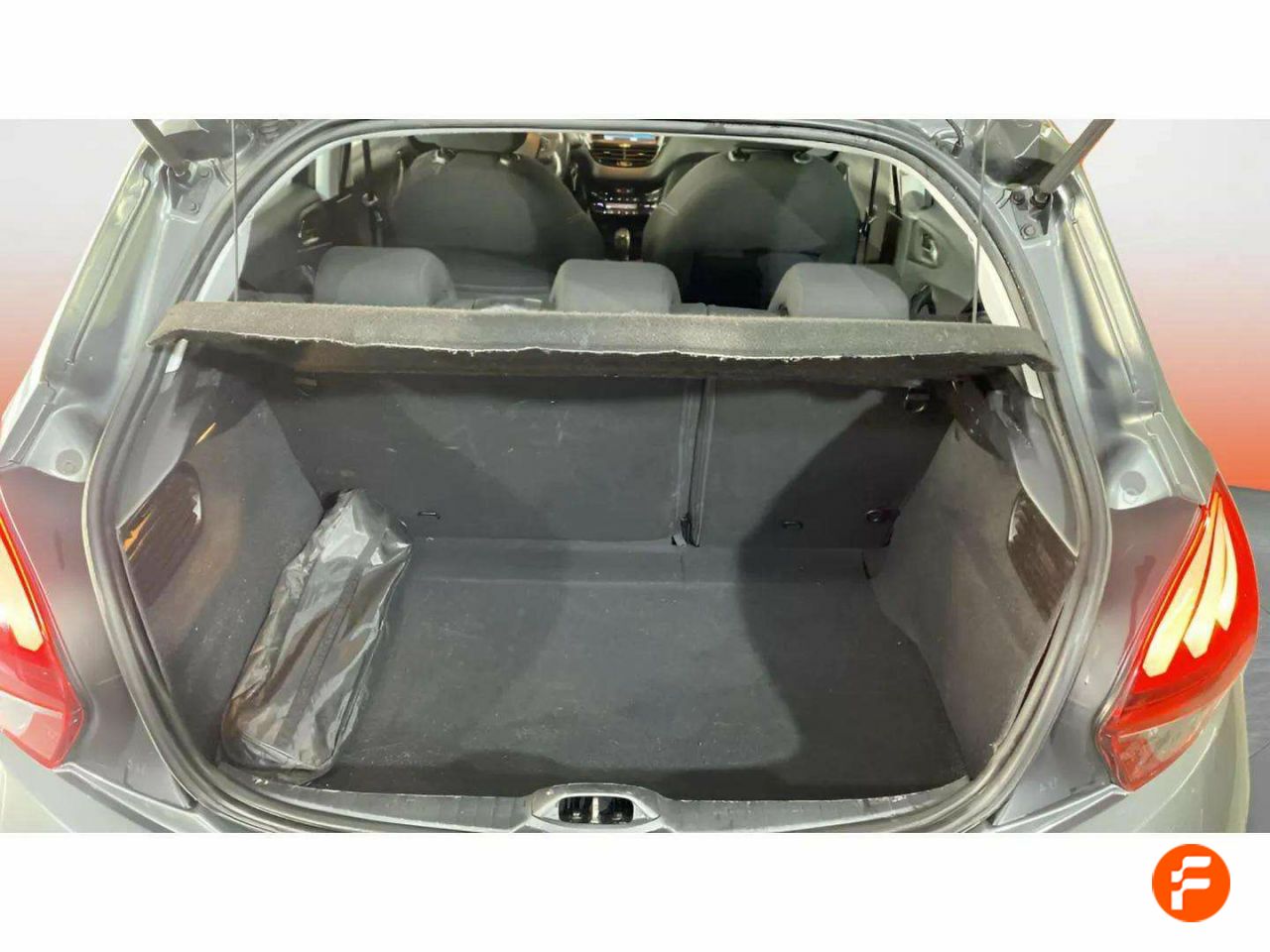 Foto Peugeot 208 10