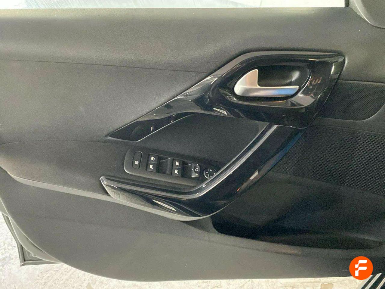 Foto Peugeot 208 21