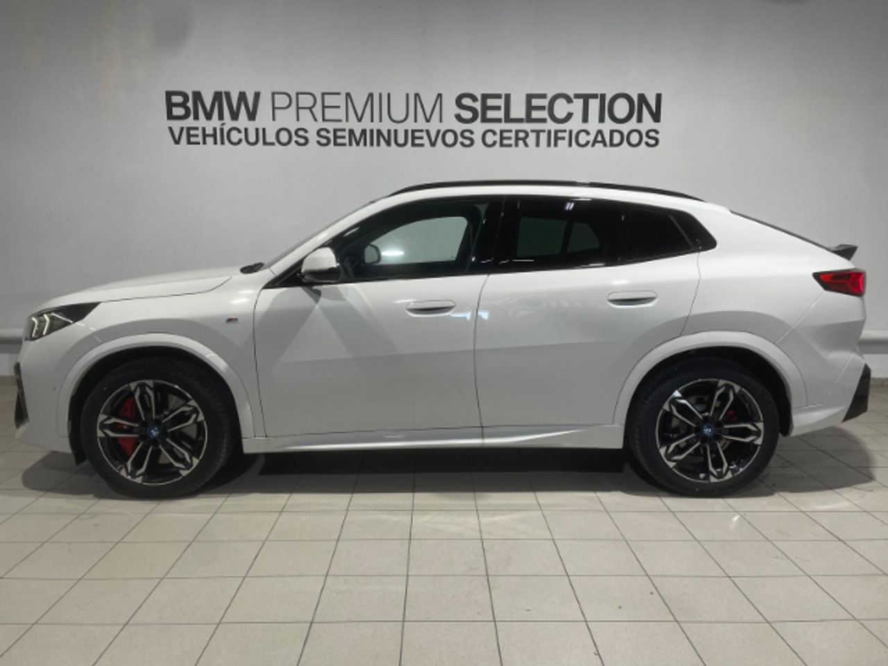 Foto BMW iX2 3