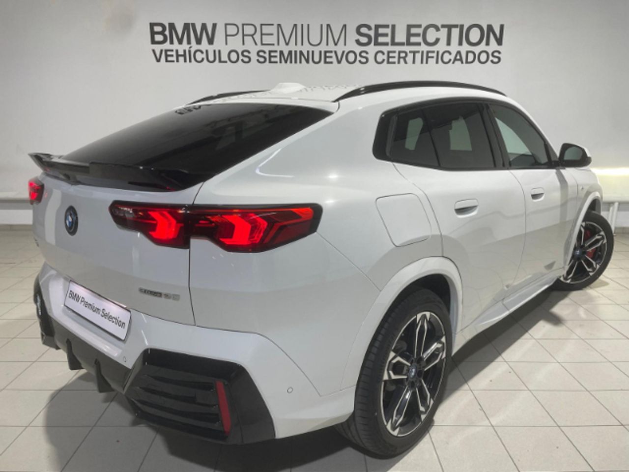 Foto BMW iX2 4