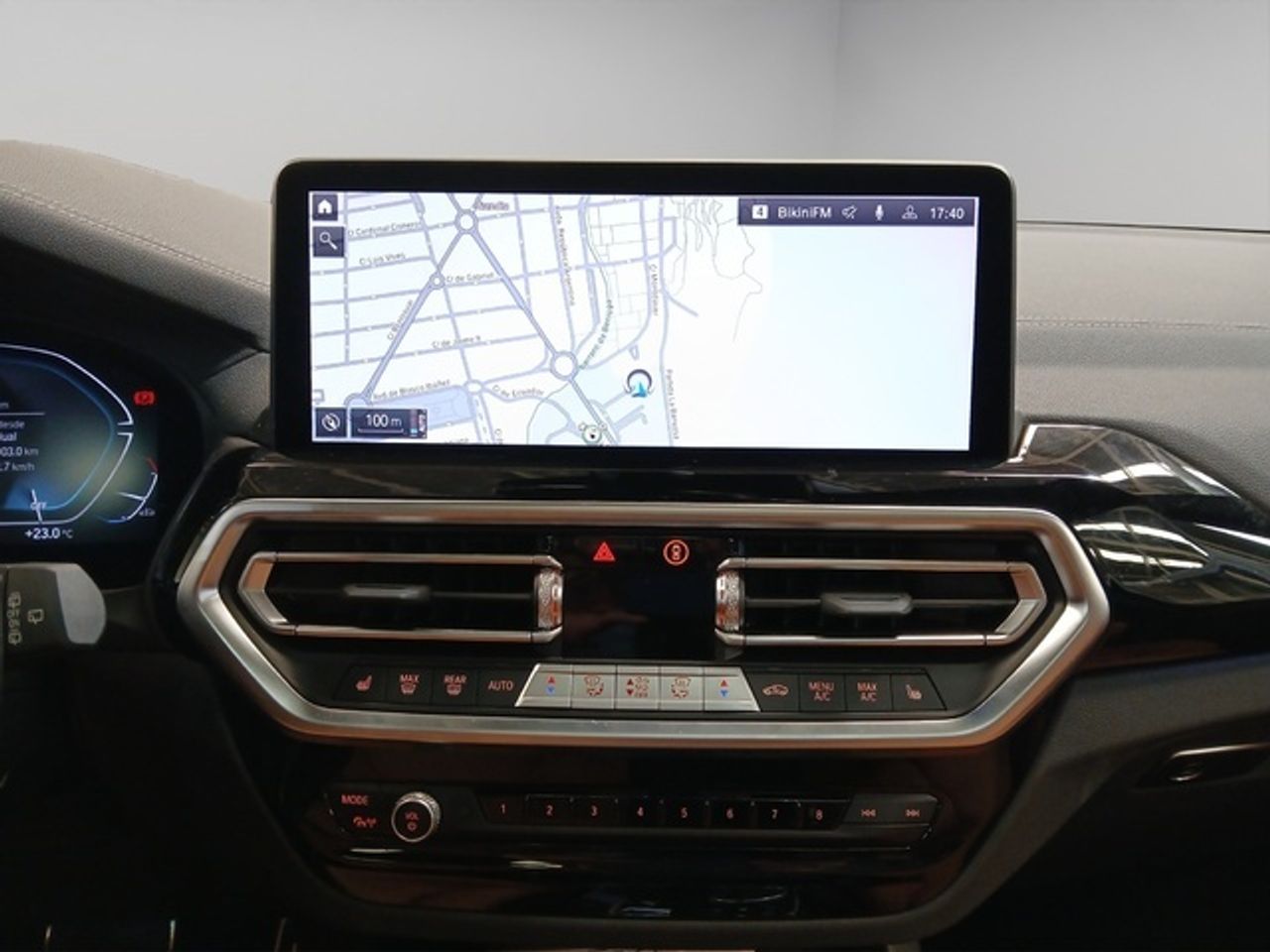 Foto BMW iX3 13