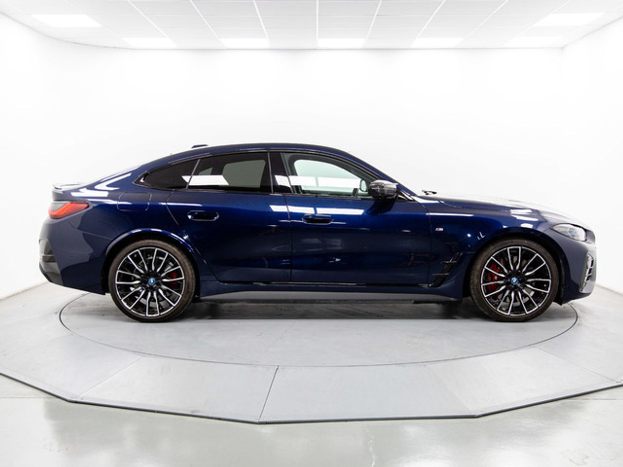 Foto BMW i4 12