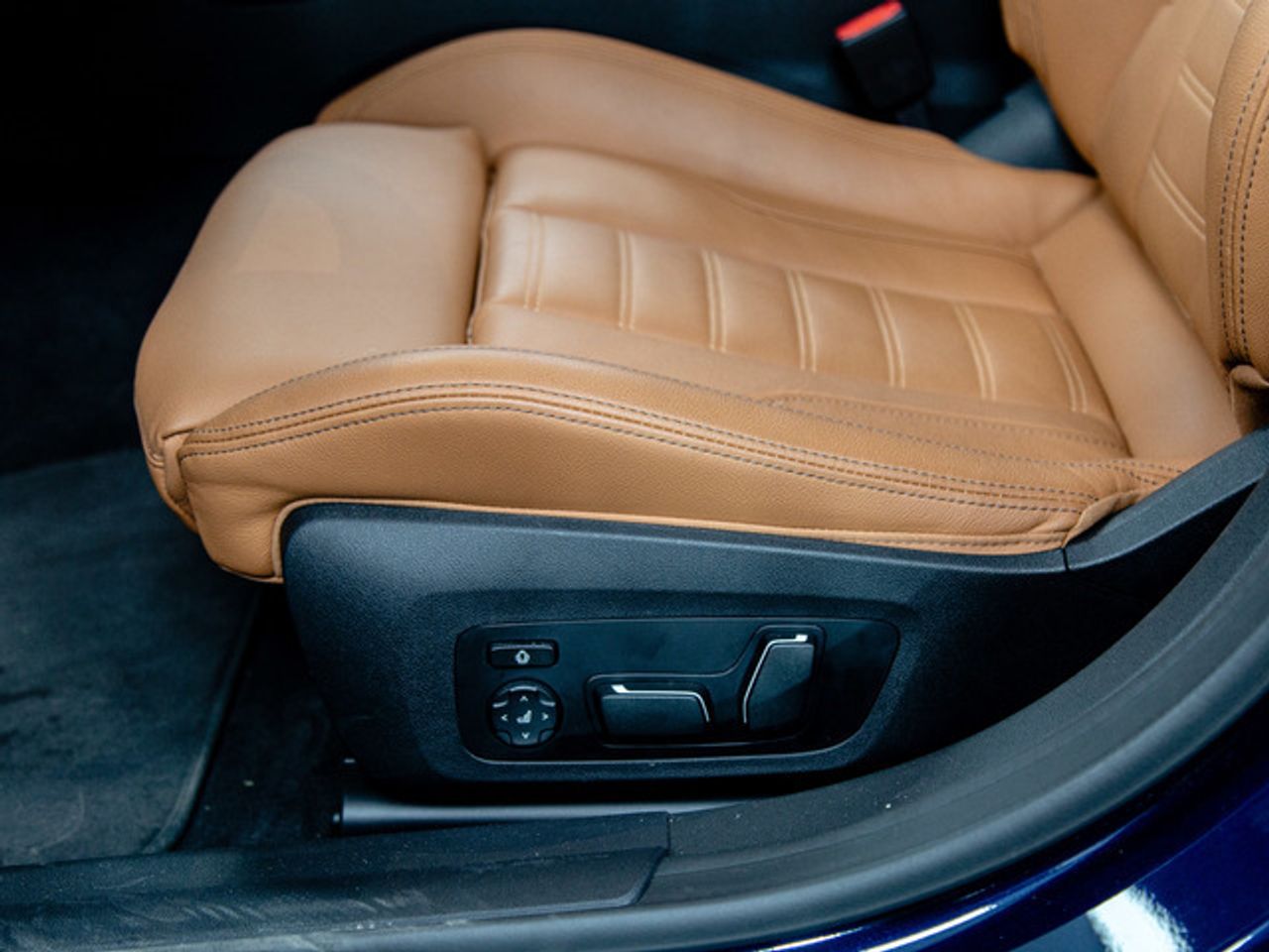 Foto BMW i4 15