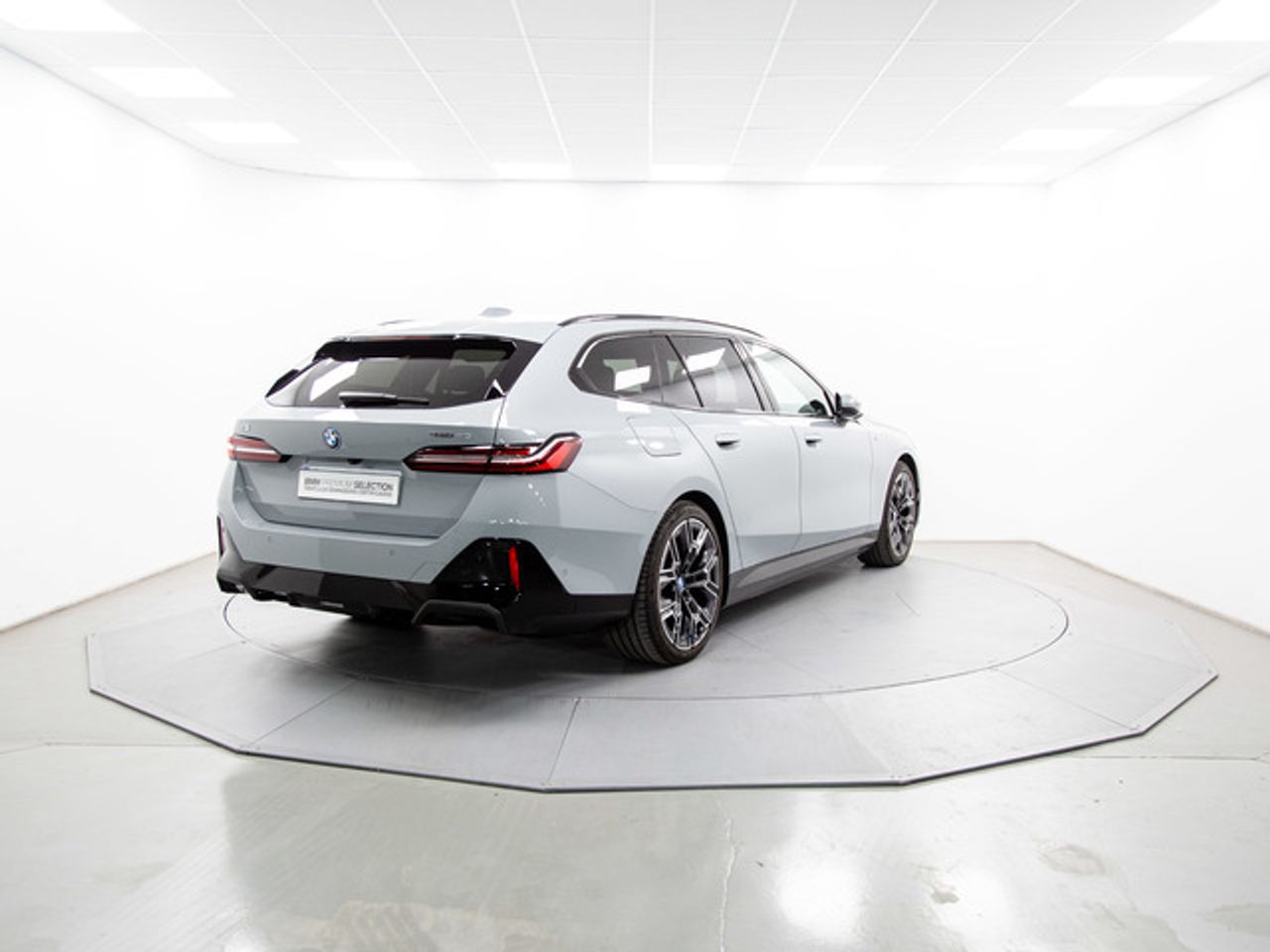 Foto BMW i5 4