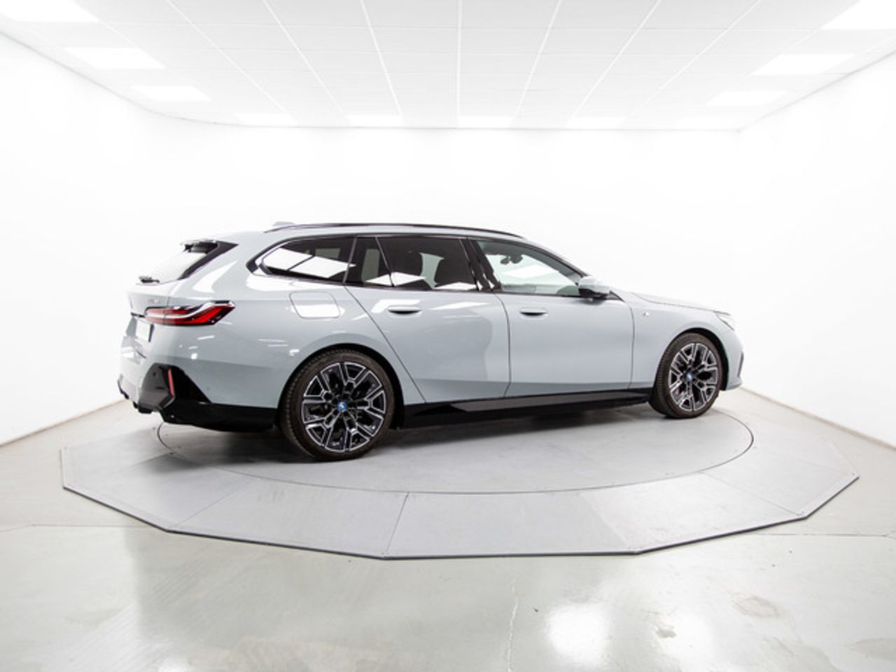 Foto BMW i5 11