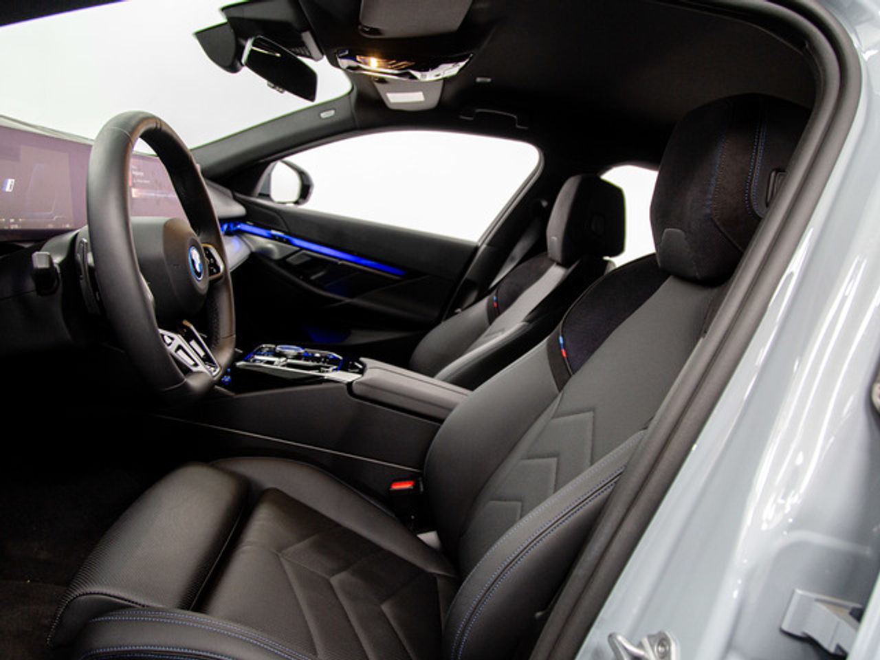Foto BMW i5 14