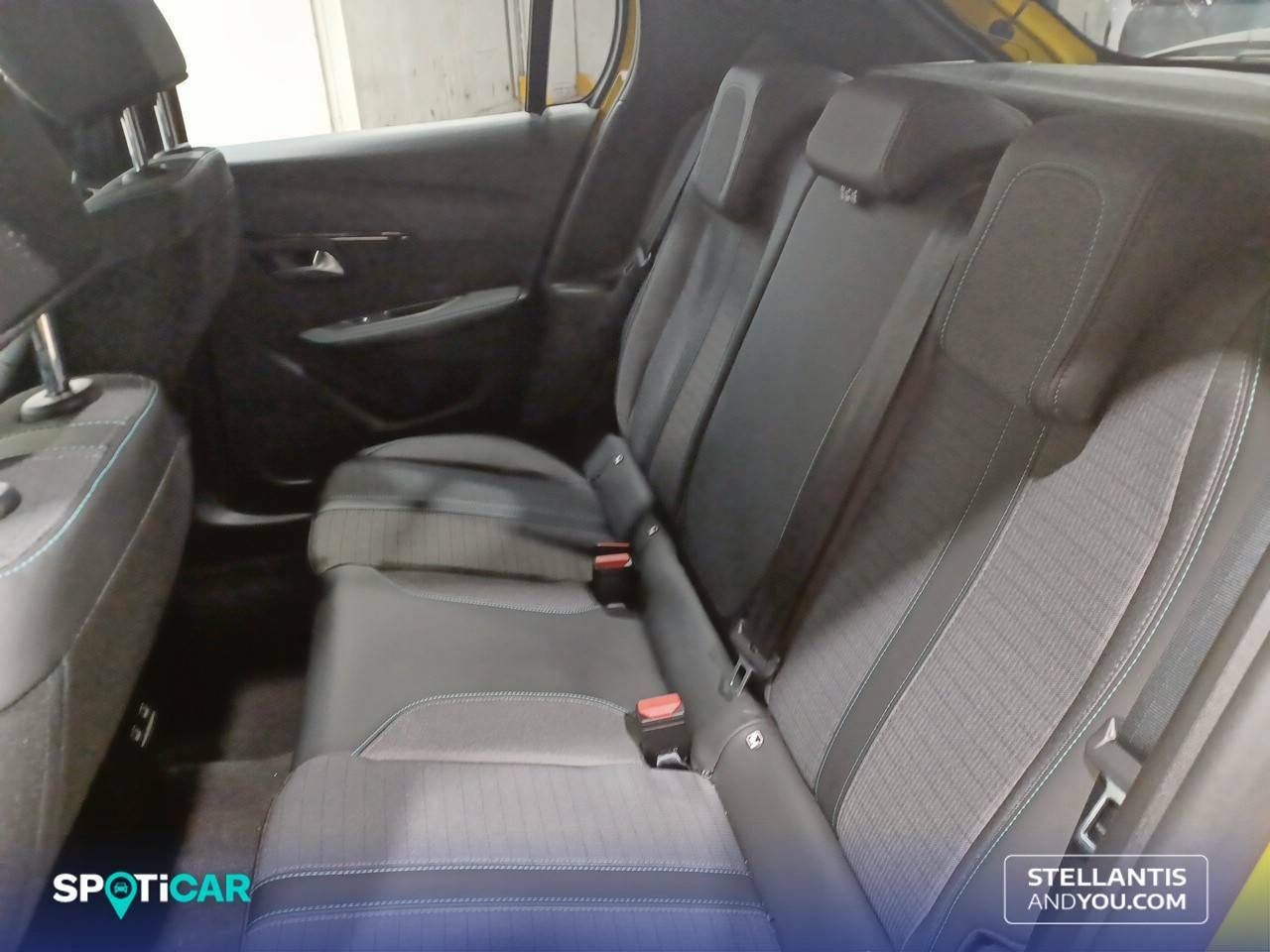 Foto Peugeot 208 10