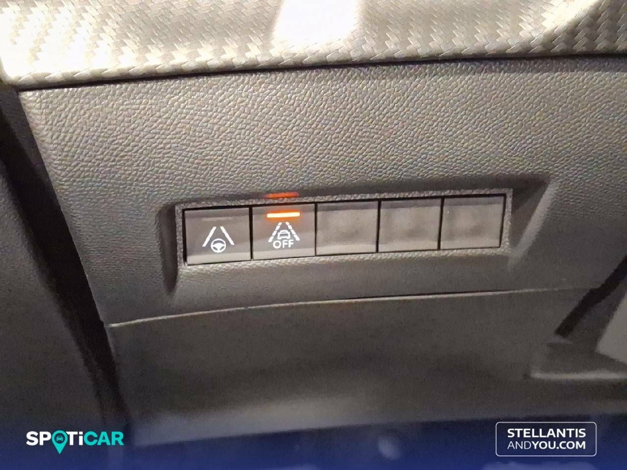 Foto Peugeot 208 16