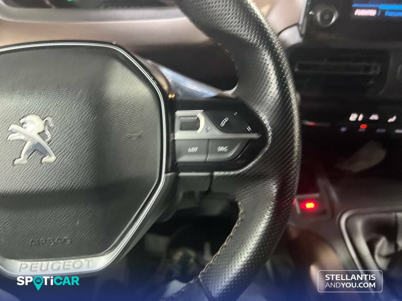 Foto Peugeot Rifter 17
