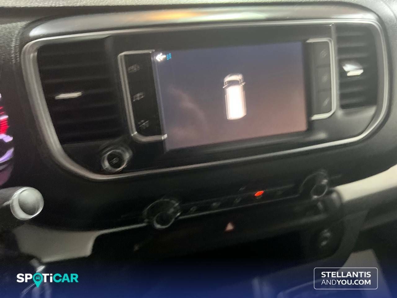 Foto Peugeot Traveller 23