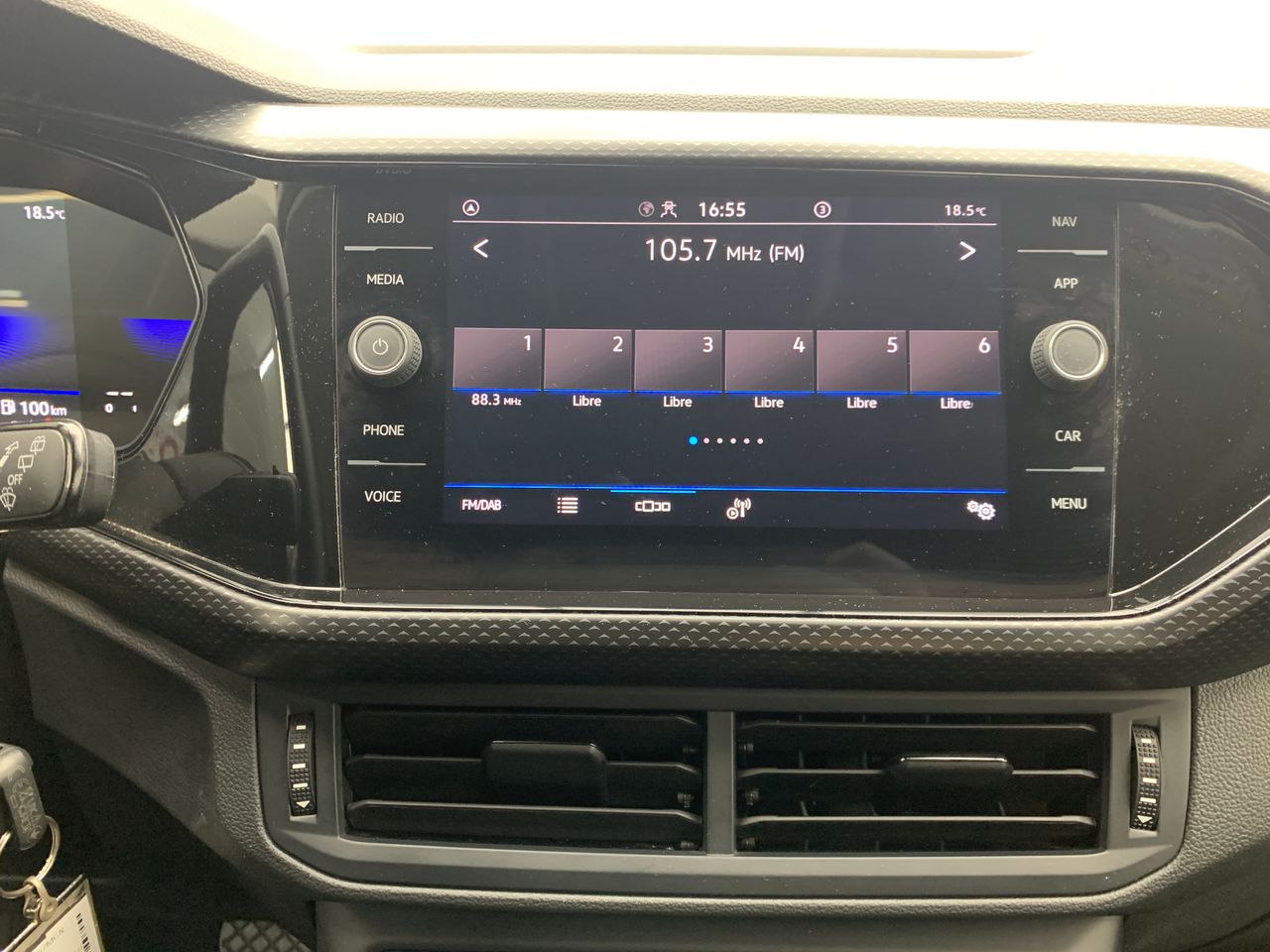Foto Volkswagen T-Cross 16