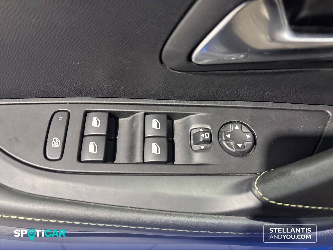 Foto Peugeot 208 12