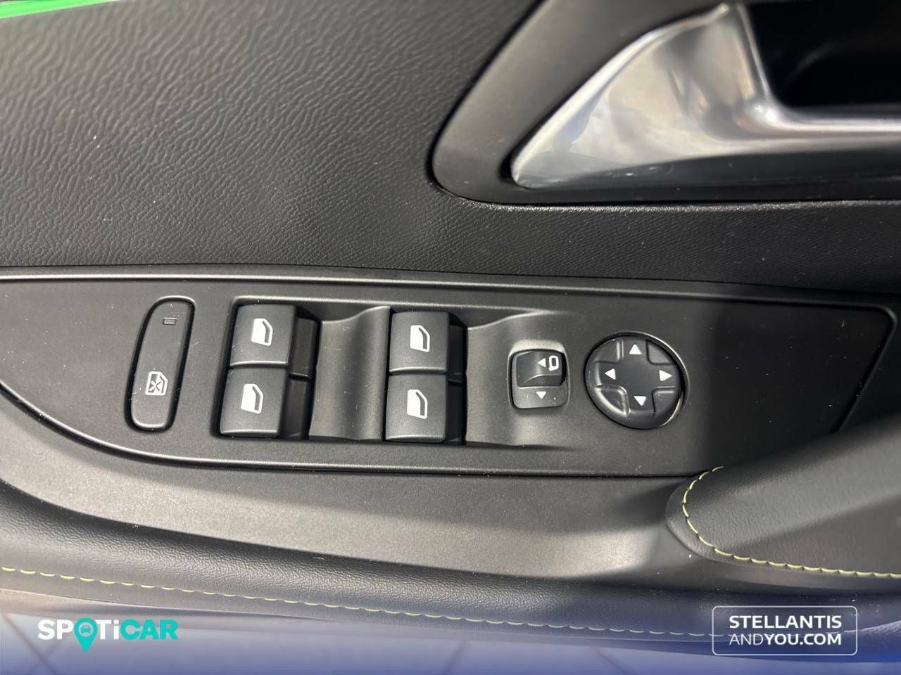 Foto Peugeot 208 12