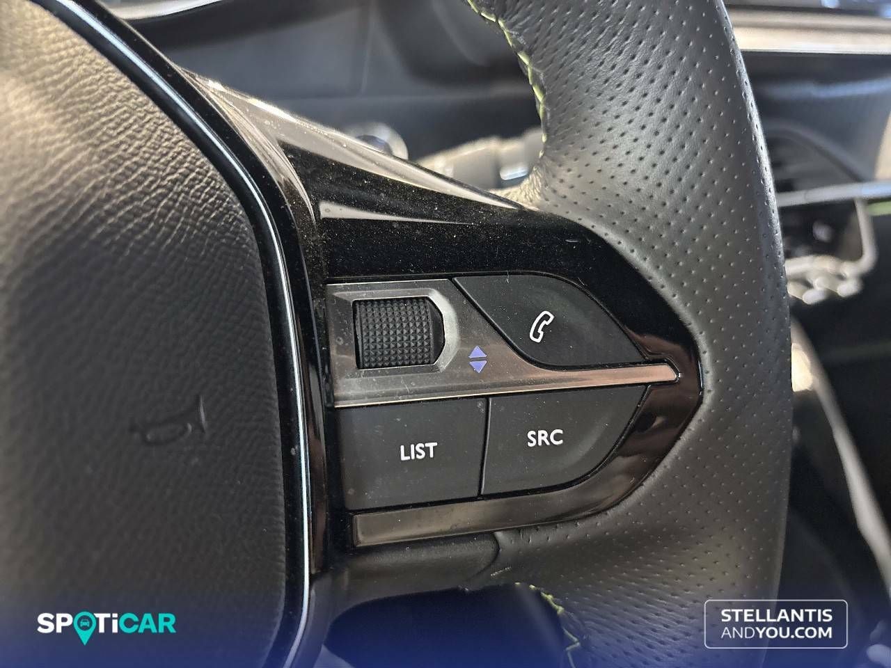 Foto Peugeot 208 14