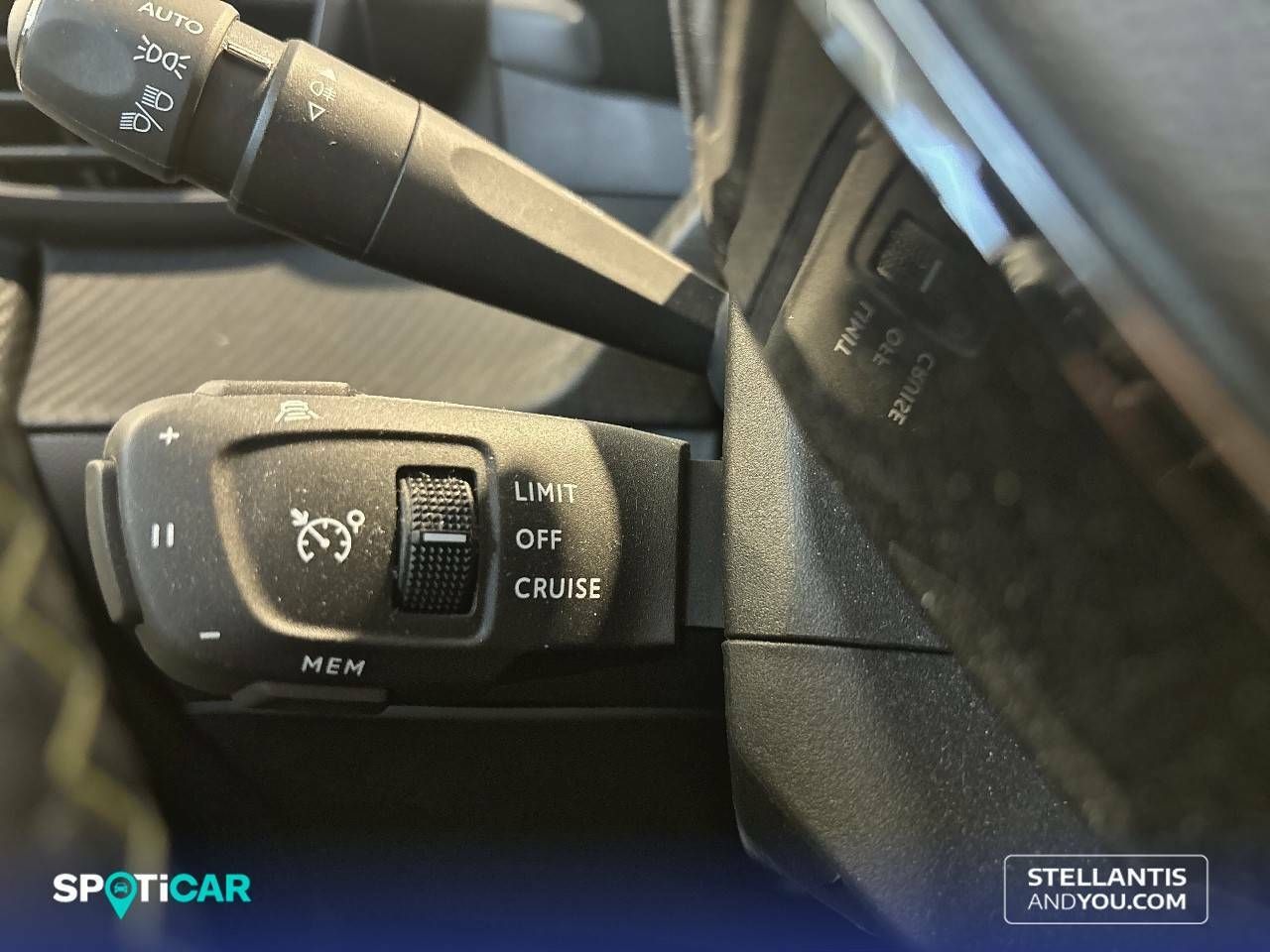 Foto Peugeot 208 15