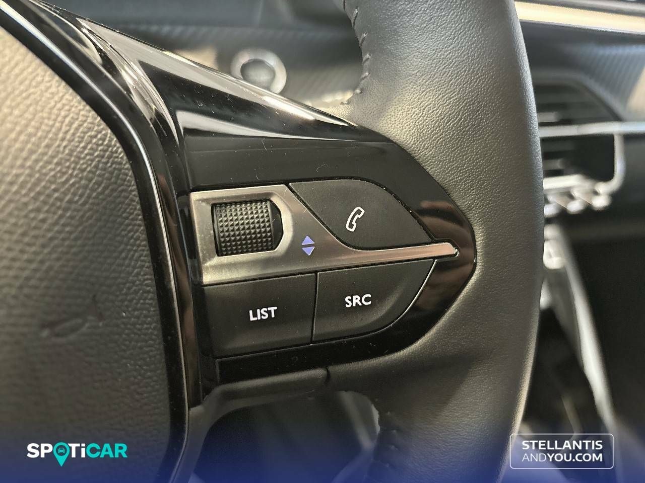 Foto Peugeot 208 14