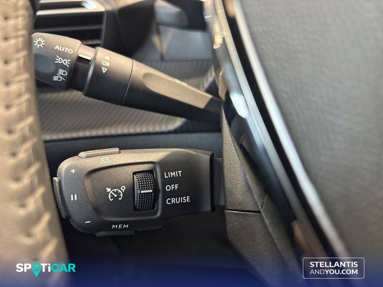 Foto Peugeot 208 15