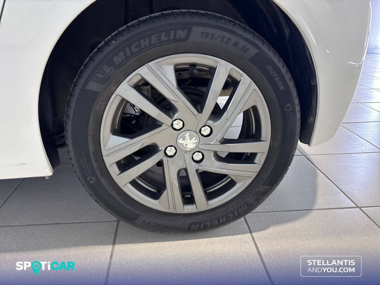 Foto Peugeot 208 11