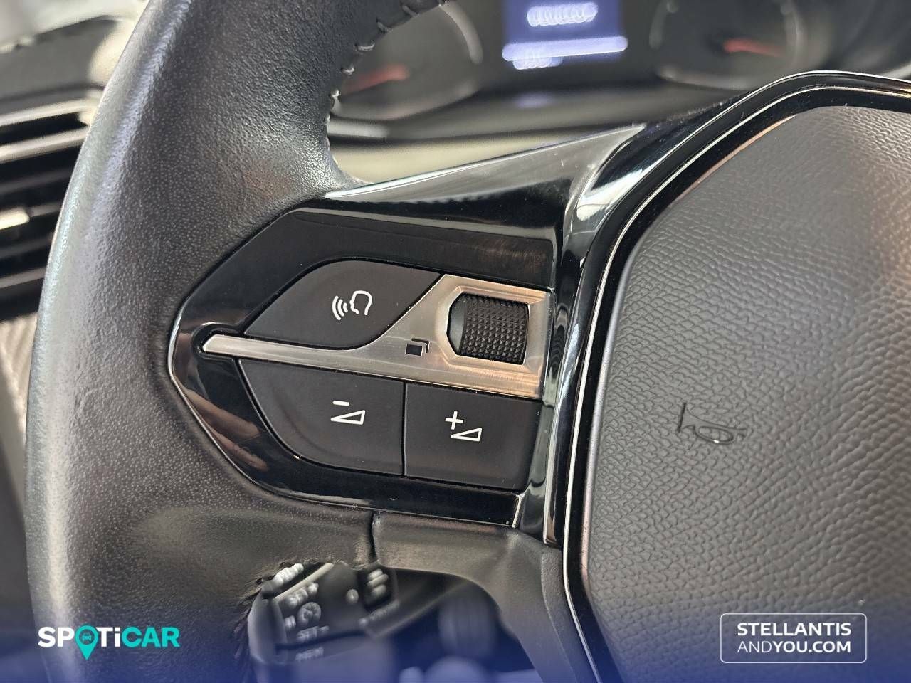 Foto Peugeot 208 13
