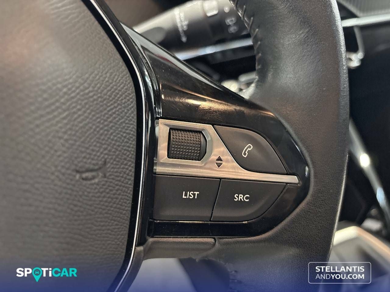 Foto Peugeot 208 14