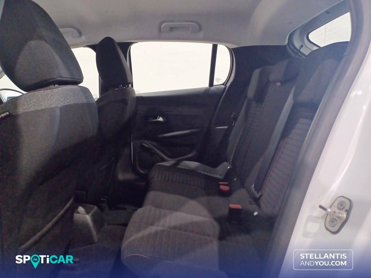 Foto Peugeot 208 10