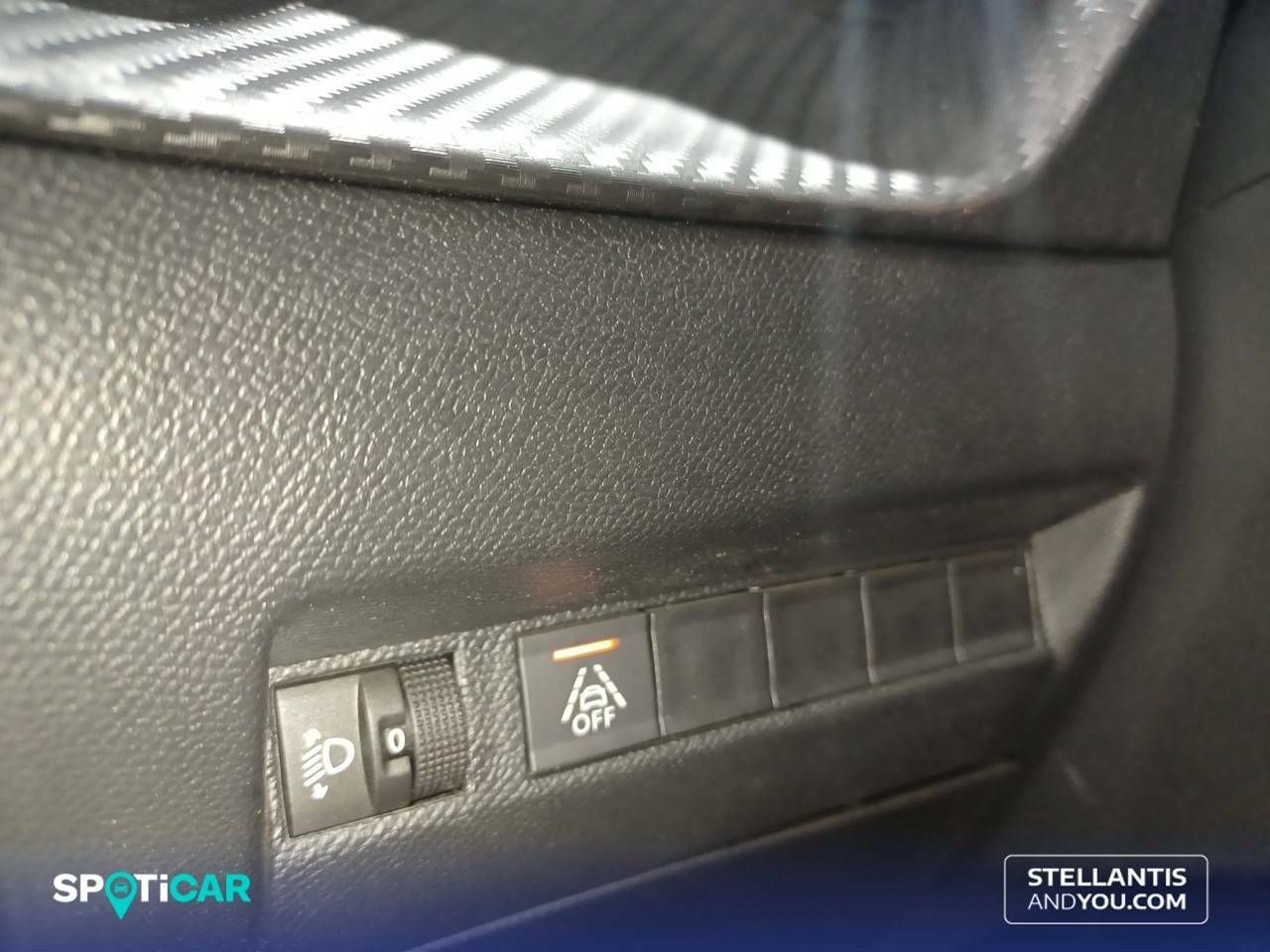 Foto Peugeot 208 17