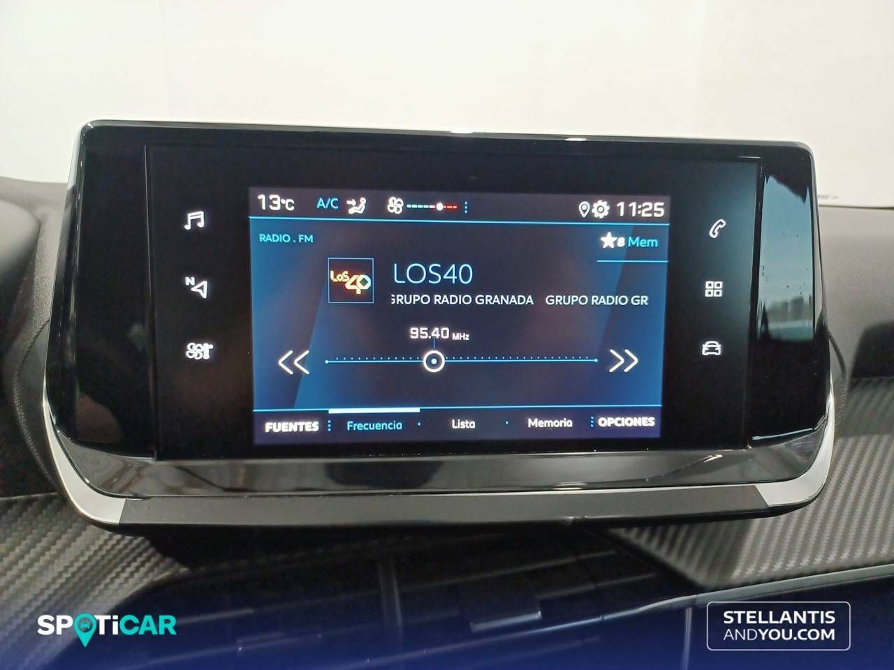 Foto Peugeot 208 16