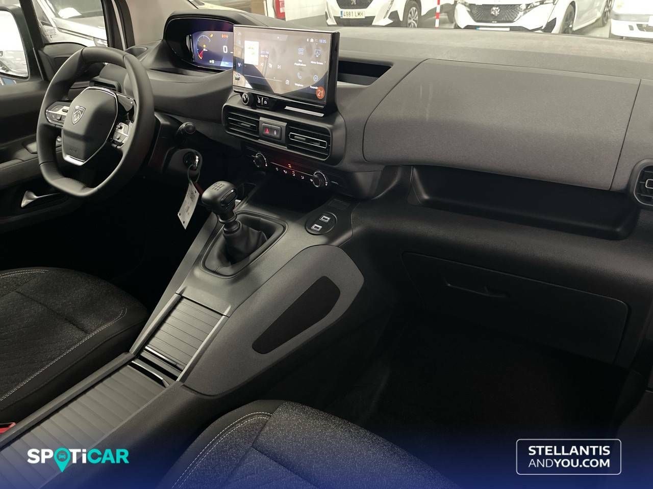 Foto Peugeot Rifter 24
