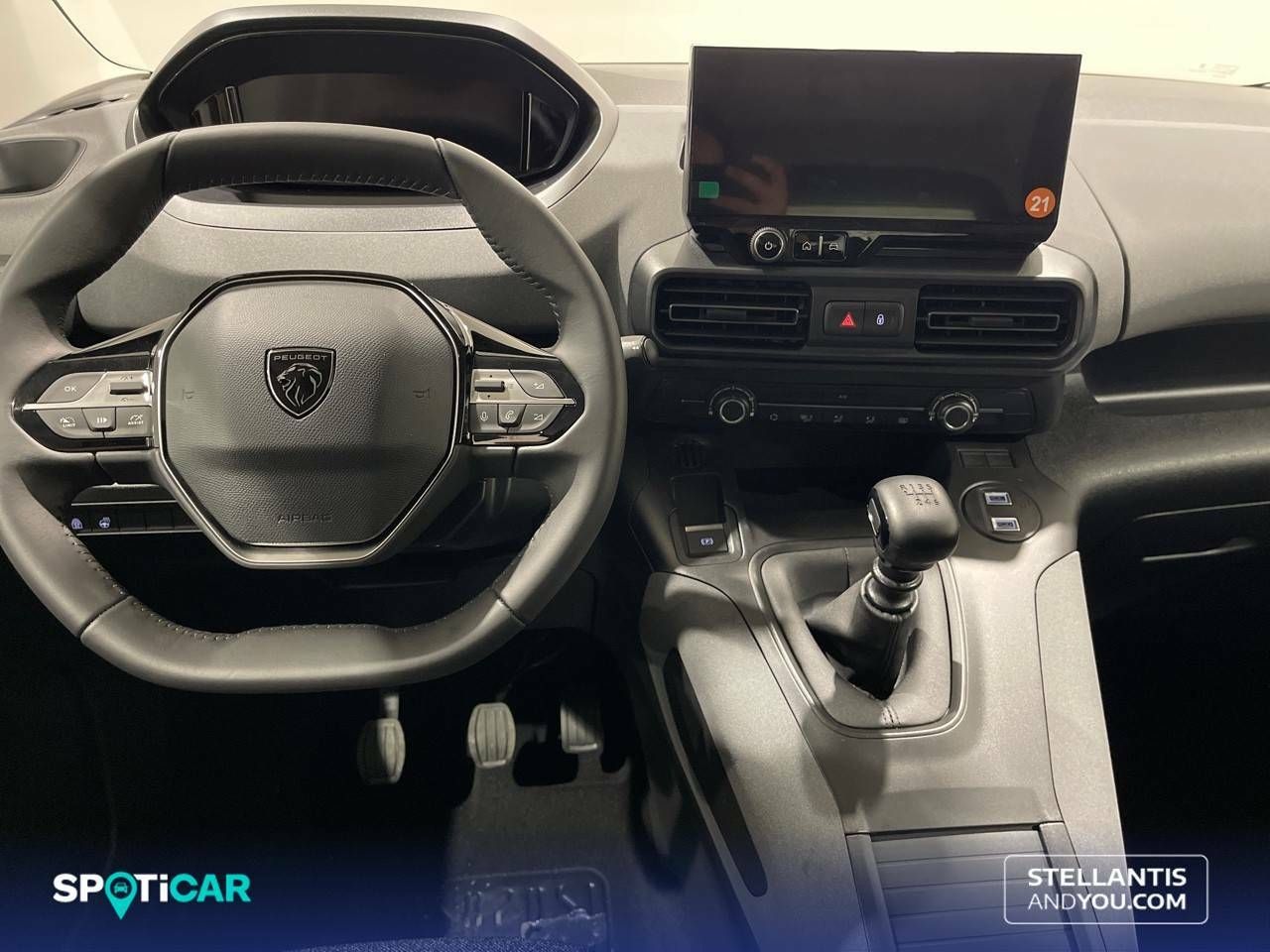 Foto Peugeot Rifter 8