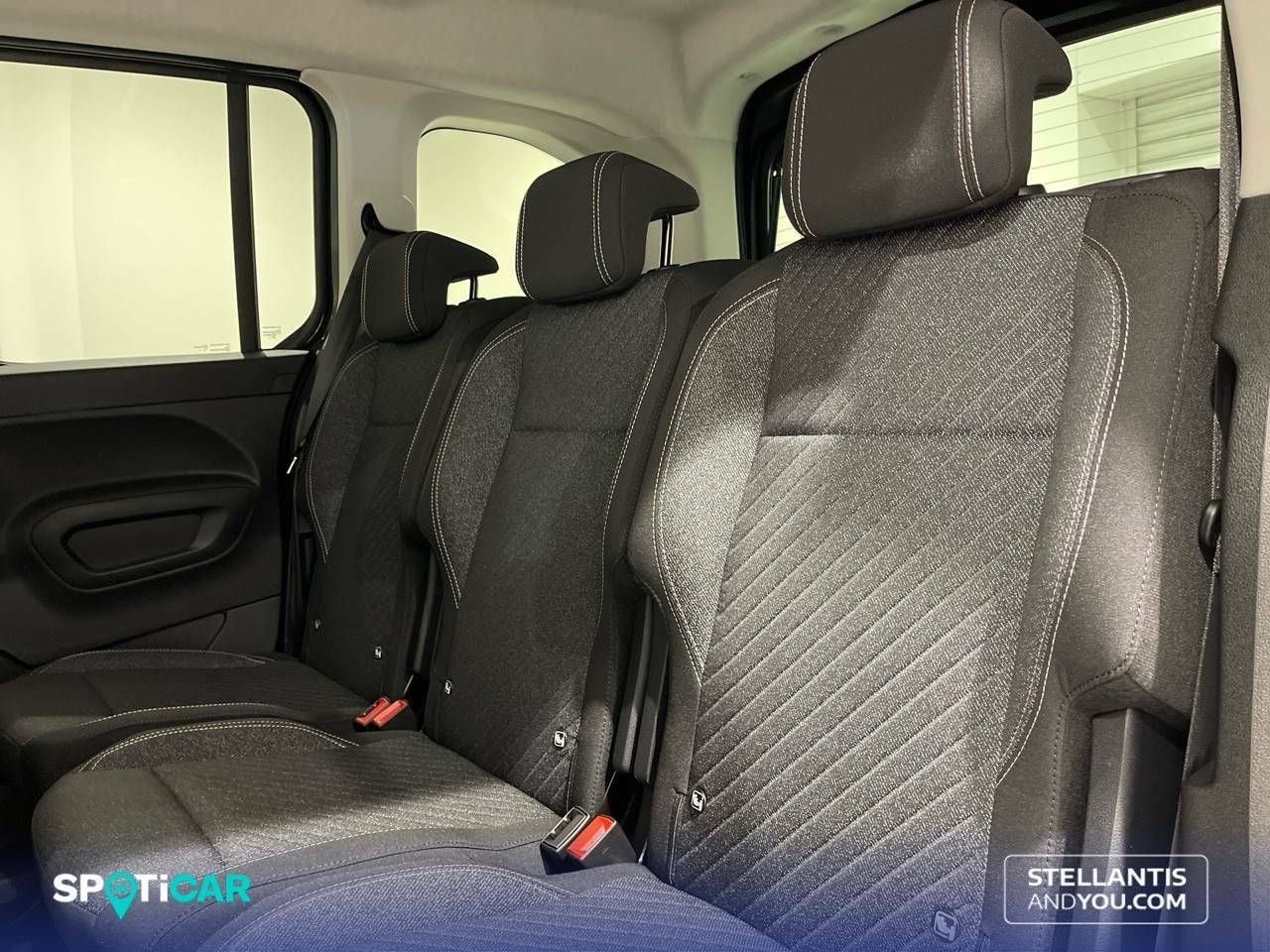 Foto Peugeot Rifter 10