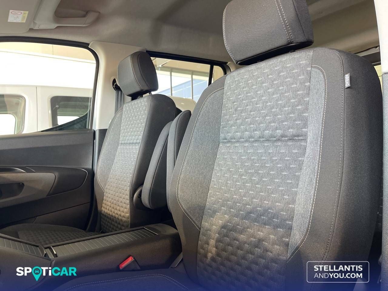 Foto Peugeot Rifter 9