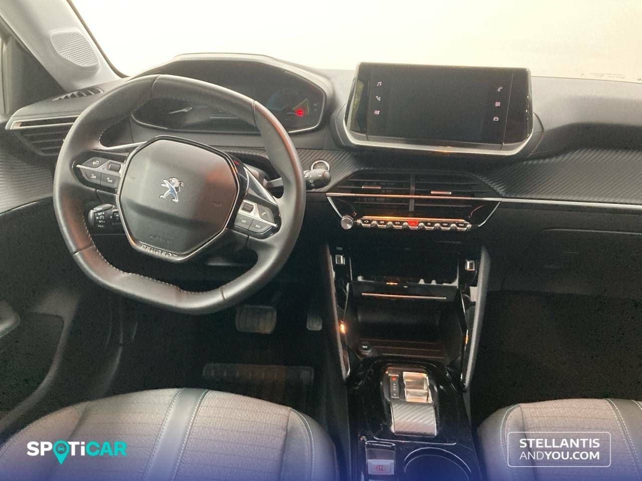 Foto Peugeot 208 8