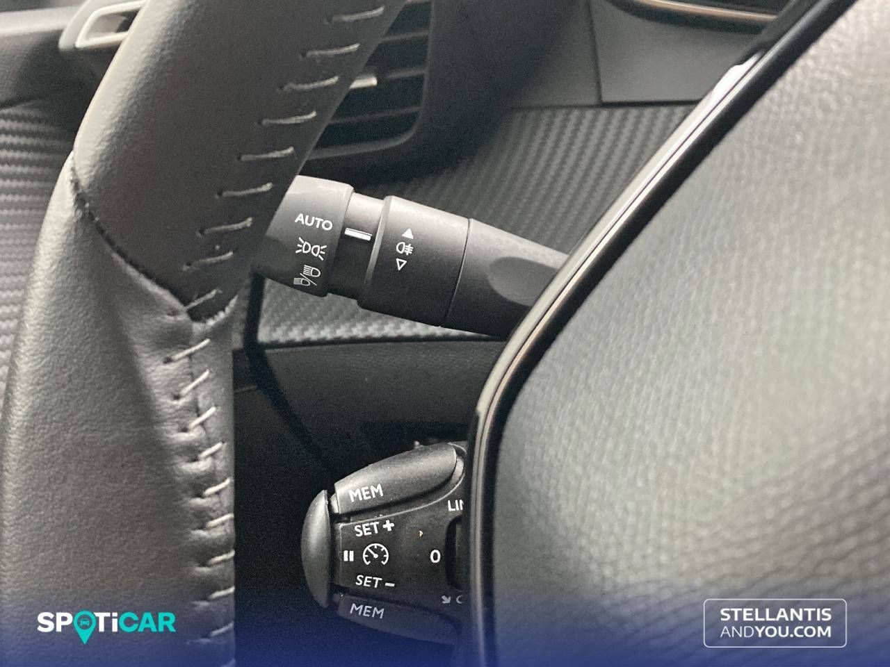 Foto Peugeot 208 15