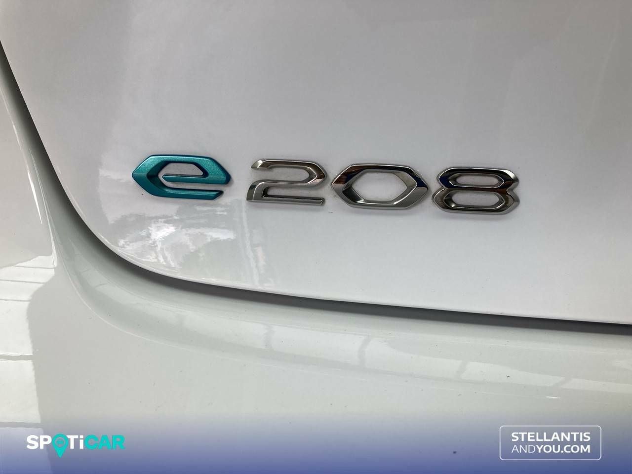 Foto Peugeot 208 24
