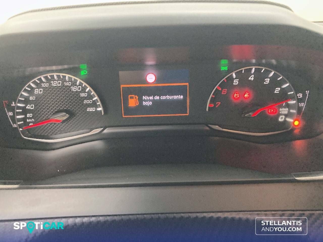 Foto Peugeot 208 13