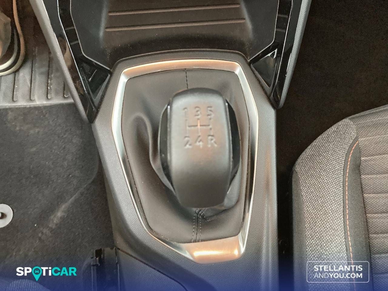 Foto Peugeot 208 23