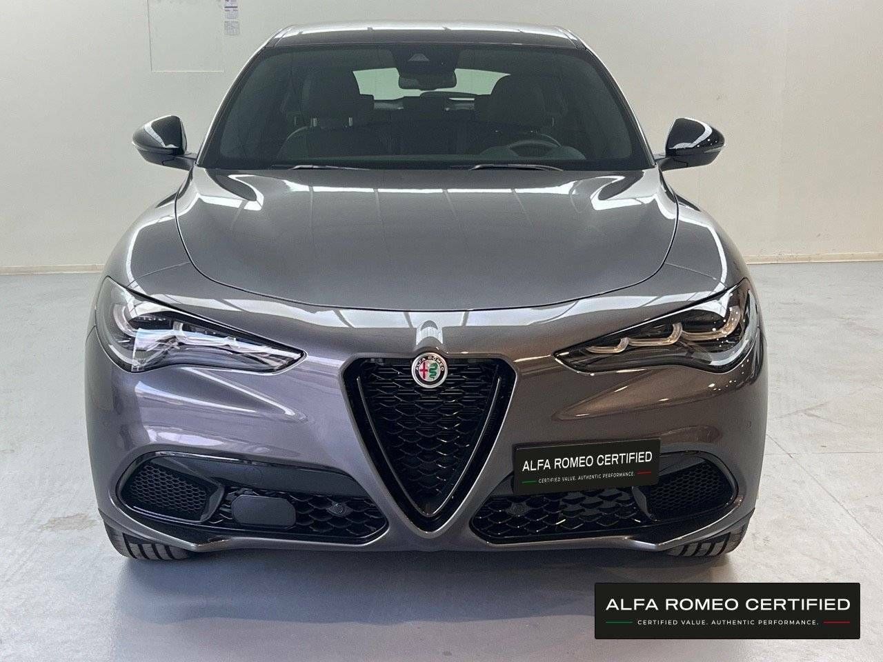 Foto Alfa Romeo Stelvio 2