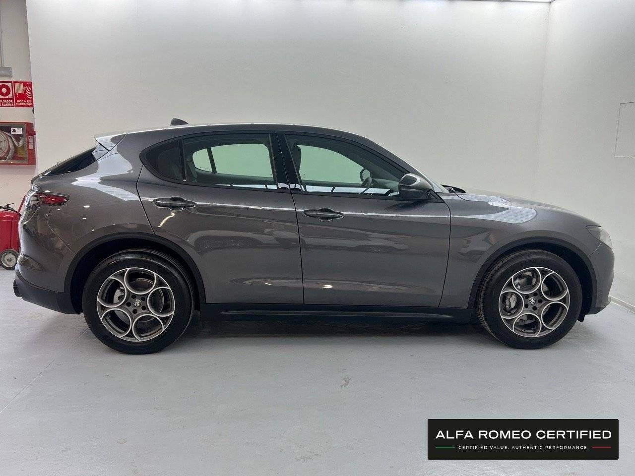 Foto Alfa Romeo Stelvio 4