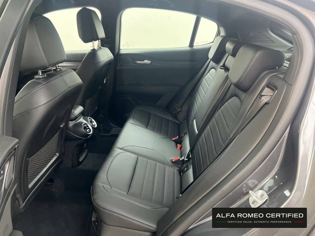 Foto Alfa Romeo Stelvio 10