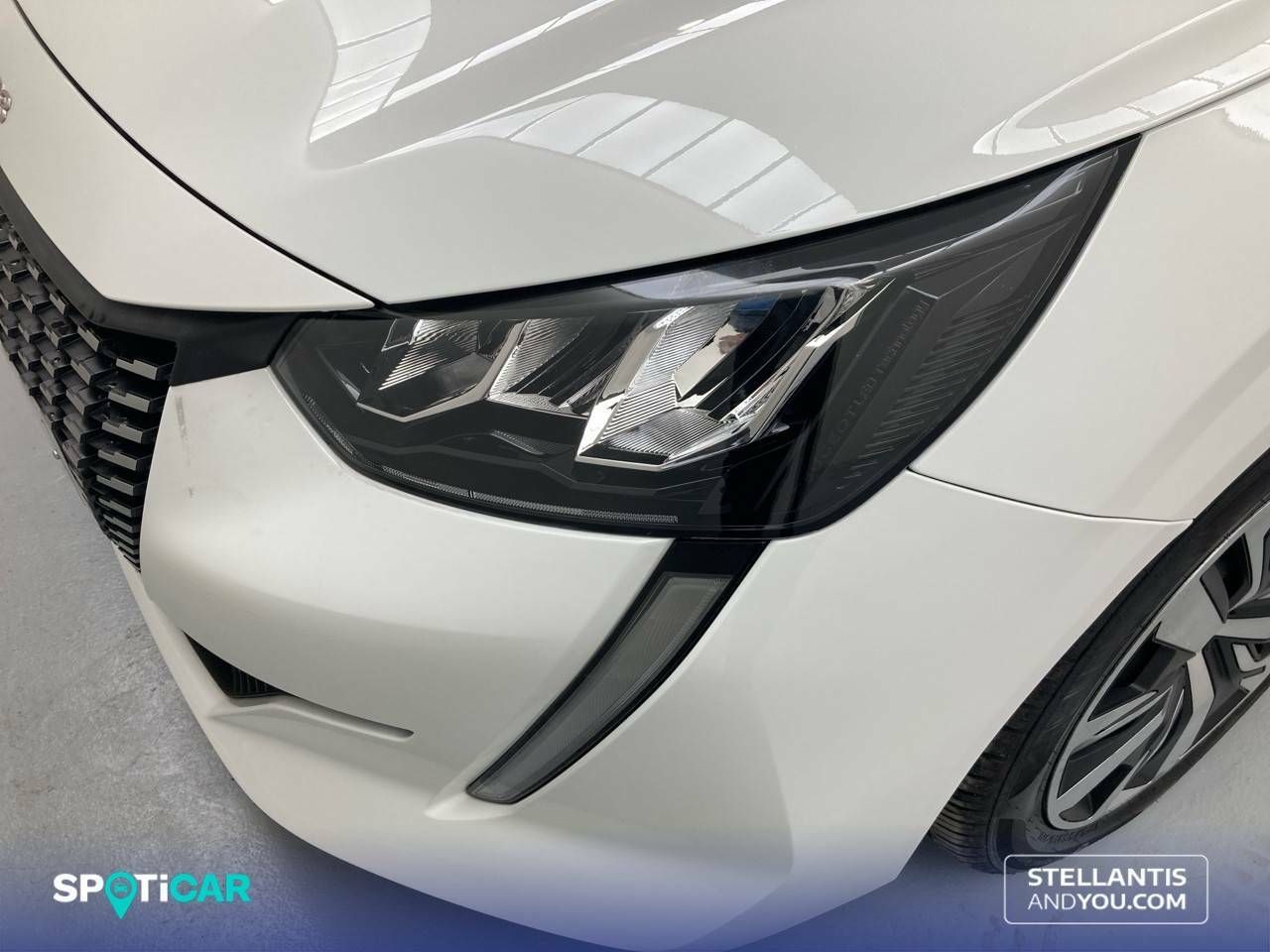 Foto Peugeot 208 12