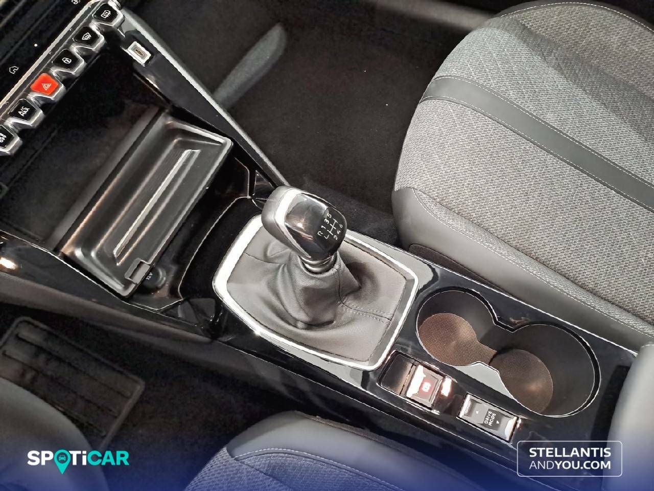 Foto Peugeot 208 22