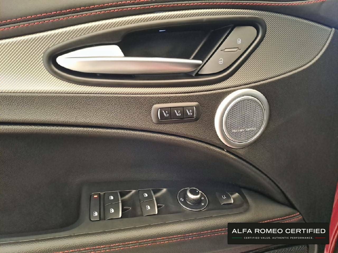Foto Alfa Romeo Stelvio 20