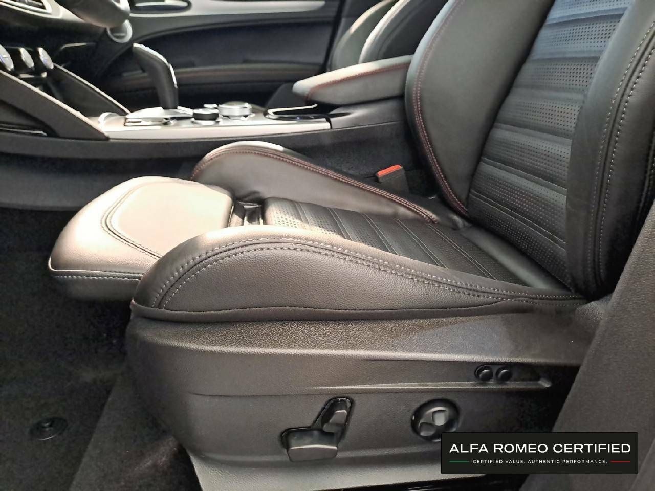 Foto Alfa Romeo Stelvio 21