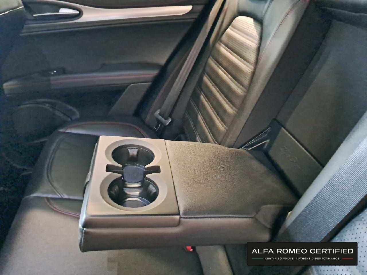 Foto Alfa Romeo Stelvio 22