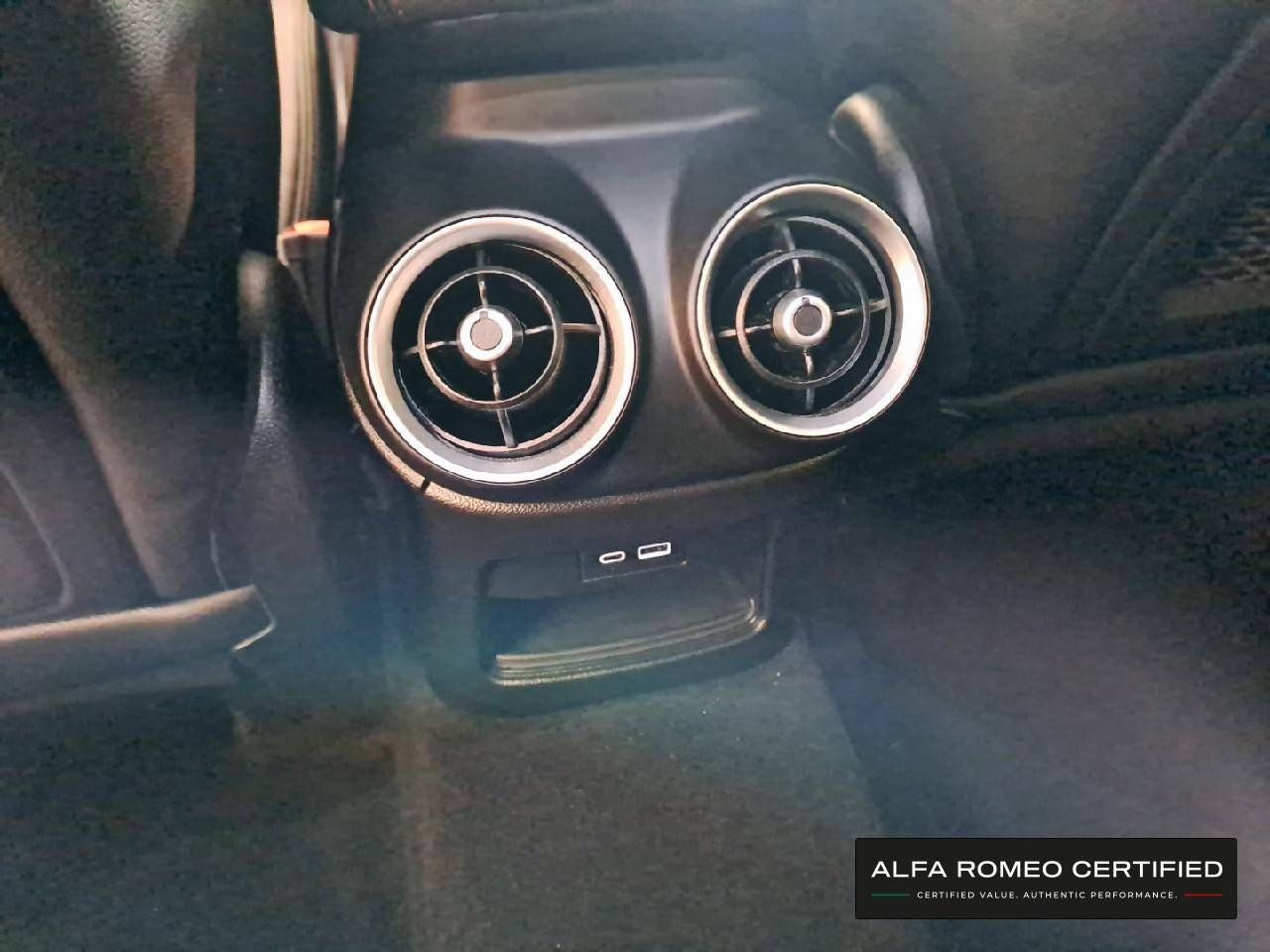 Foto Alfa Romeo Stelvio 23
