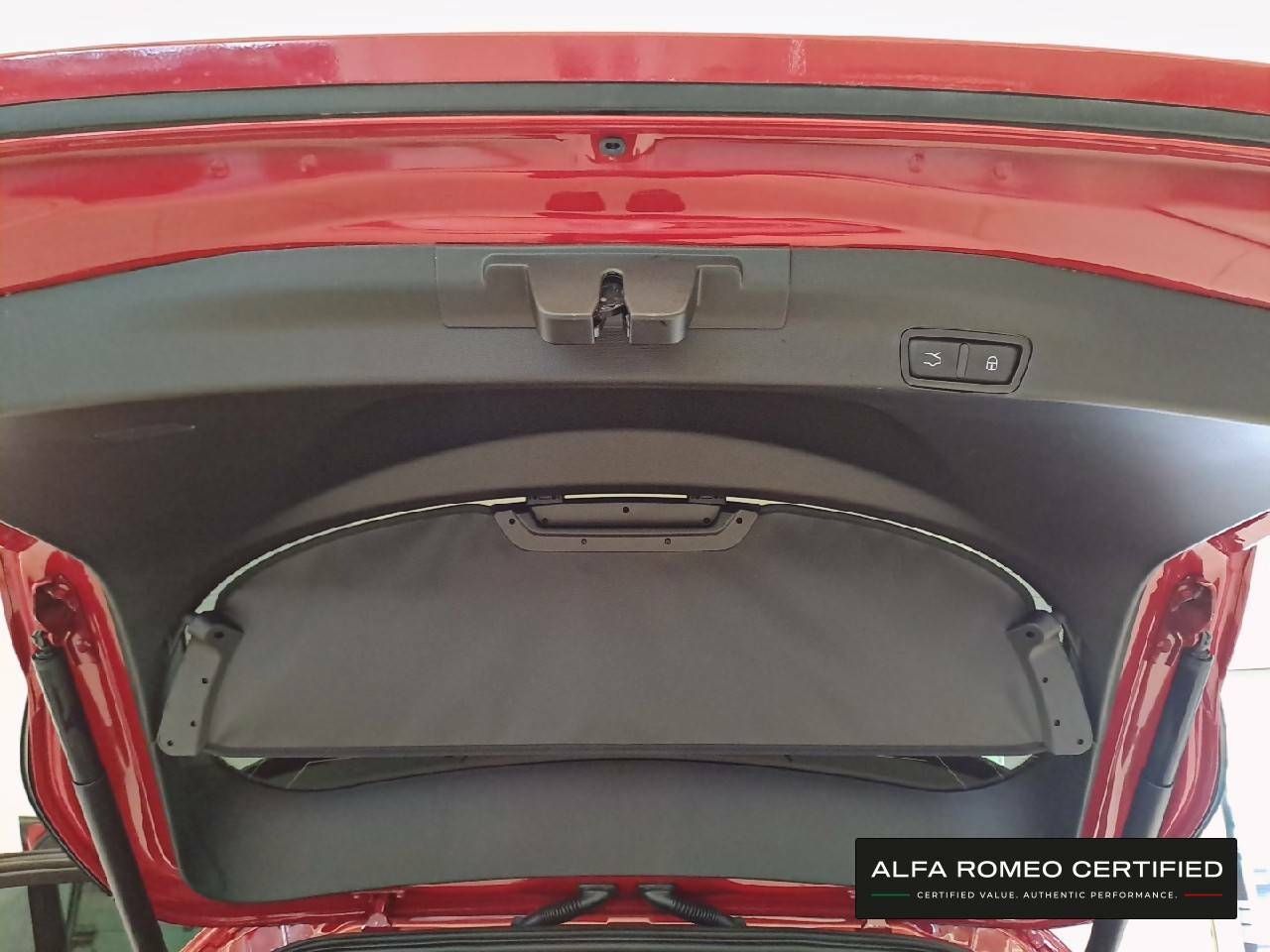 Foto Alfa Romeo Stelvio 25