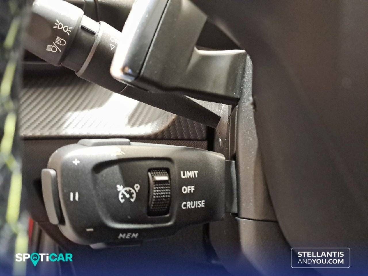 Foto Peugeot 208 14