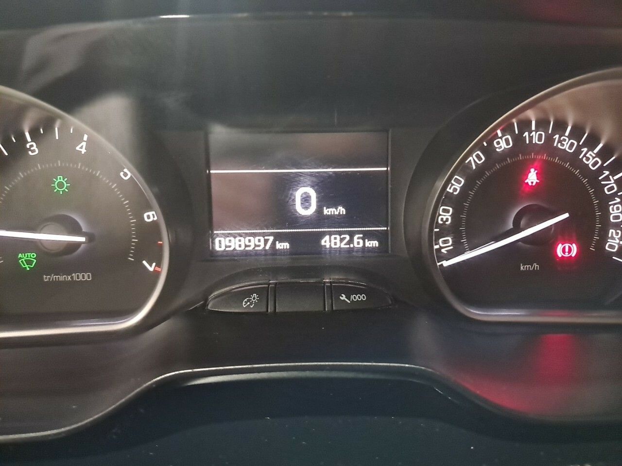 Foto Peugeot 208 8